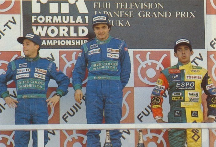 Nelson Piquet e Roberto Pupo Moreno no pódio do GP do Japão de 1990 (Foto: Divulgação)