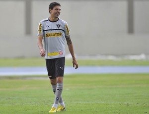 Bolivar no treino do Botafogo (Foto: Fernando Soutello/AGIF)
