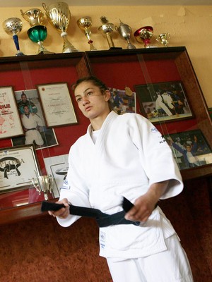 Majlinda Kelmendi Judoca treinando em Kosovo (Foto: Agência Reuters)