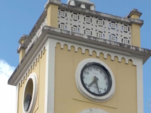 Igreja de Itabuna usa cornetas para substituir sinos (Foto: Reprodução / TV Bahia)