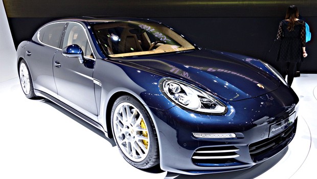Novo Porsche Panamera 4S no Salão de Xangai (Foto: Newspress) Novo Porsche Panamera 4S no Salão de Xangai (Foto: Newspress)