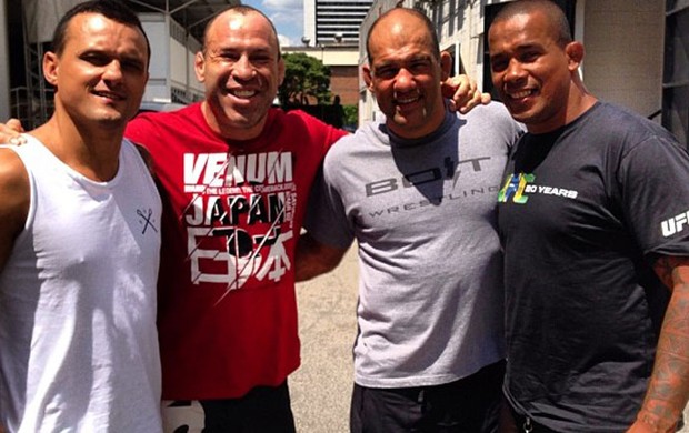 Equipe de treinadores do Wanderlei Silva no TUF Brasil 3: Daniel Acácio, André Dida e Fábio Gurgel (Foto: Reprodução/Facebook)