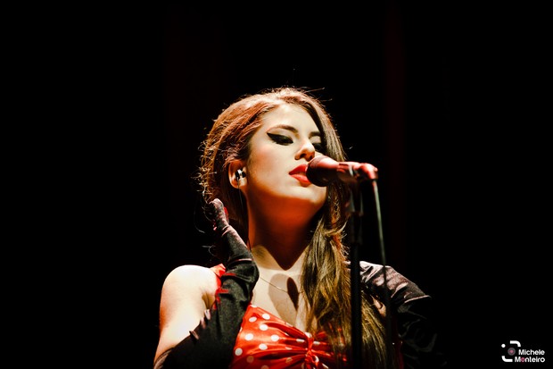 Ex-&#39;The Voice Brasil&#39; faz show em tributo aos cinco anos de morte de Amy Winehouse (Foto: Divulgação / Michele Monteiro)