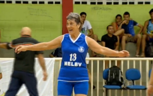 Dona Neusa atua como líbero no time Melbev de Boa Vista (Foto: Esporte Espetacular)
