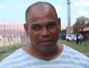 Mauro Soares, técnico da Desportiva Ferroviária (Foto: Bruno Marques/Globoesporte.com)