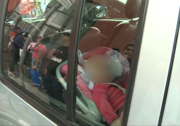 Bebê esquecido dentro de carro em Registro, SP (Foto: Reprodução/TV Tribuna)