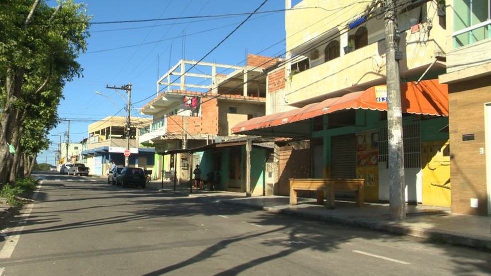 Duas pessoas forma mortas neste bar, na Serra (Foto: Reprodução/ TV Gazeta)