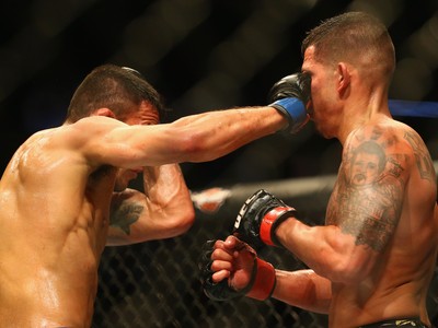 Rafael dos Anjos Anthony Pettis UFC 185 (Foto: Getty Images)