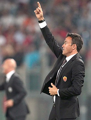 Luis Enrique, técnico do Roma contra o Siena (Foto: AP)