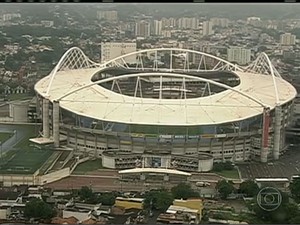 Estrutura se deslocou 50% acima do previsto no Engenhão (Foto: Reprodução / TV Globo)