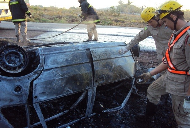 Acidente em Rialma, Goiás 2 (Foto: Divulgação/ Corpo de Bombeiros)