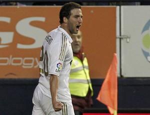 higuain Osasuna x real madrid (Foto: EFE)