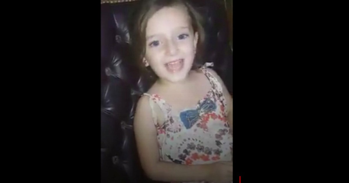 G1 Vida de criança na Síria vídeo mostra menina sendo surpreendida