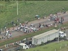 Manifestantes voltam a interditar rodovias em Minas Gerais