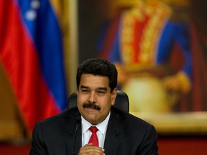 Reunião entre o presidente da Venezuela, Nicolás Maduro, e representantes da oposição. (Foto: Fernando Llano/AP Photo)