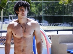 Abusado Gustavo Expulsa Emerson Da Piscina E Ainda Da Gravata No Rapaz Vem Por Ai Rede Globo