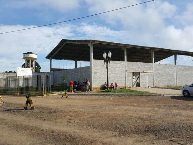 Grupo explodiu um dos muros da Penitenciária Estadual de Piraquara, na Região Metropolitana de Curitiba (Foto: Everson Moreira/ RPC Curitiba)