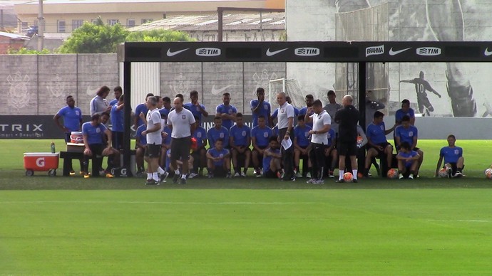 Após eliminação, Corinthians inicia a semana com possibilidades de mudanças na equipe