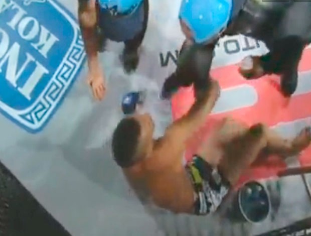 junior maranhão desmaia no corner (Foto: Reprodução )