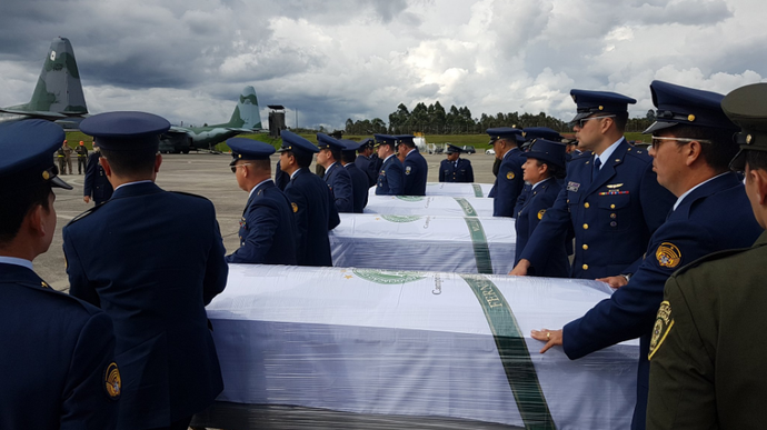 Aeronáutica Civil da Colômbia presta condolências aos mortos na tragédia da Chapecoense (Foto: Aeronáutica Civil da Colômbia)