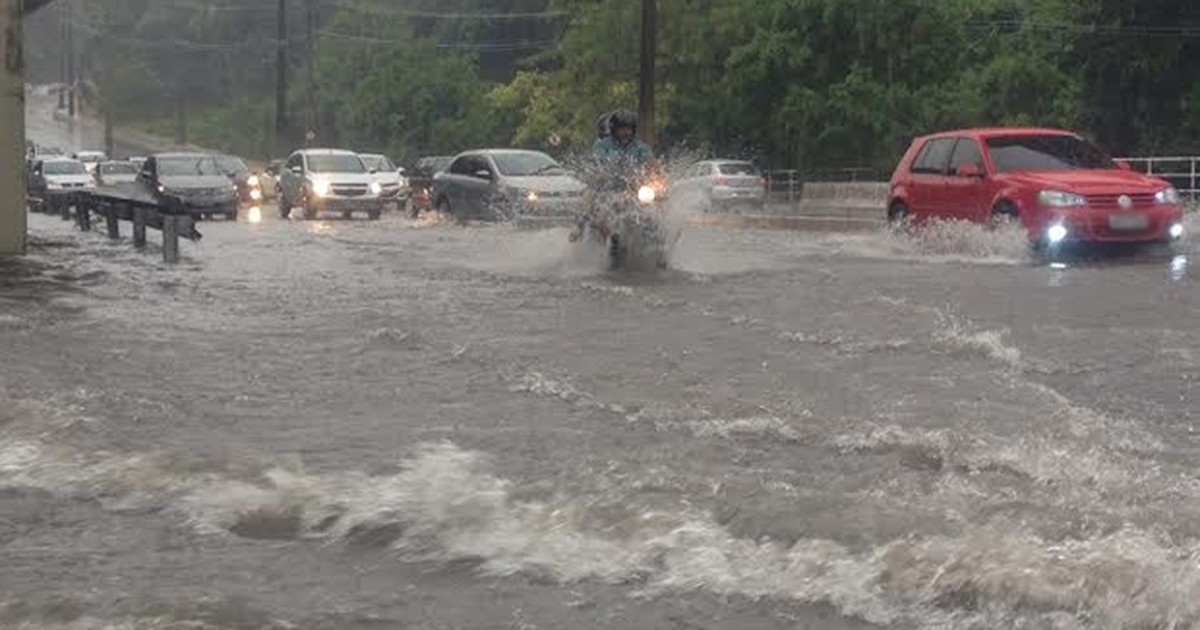 G1 Chuvas Causam Alagamentos Em Diversas Avenidas De João Pessoa Notícias Em Paraíba 