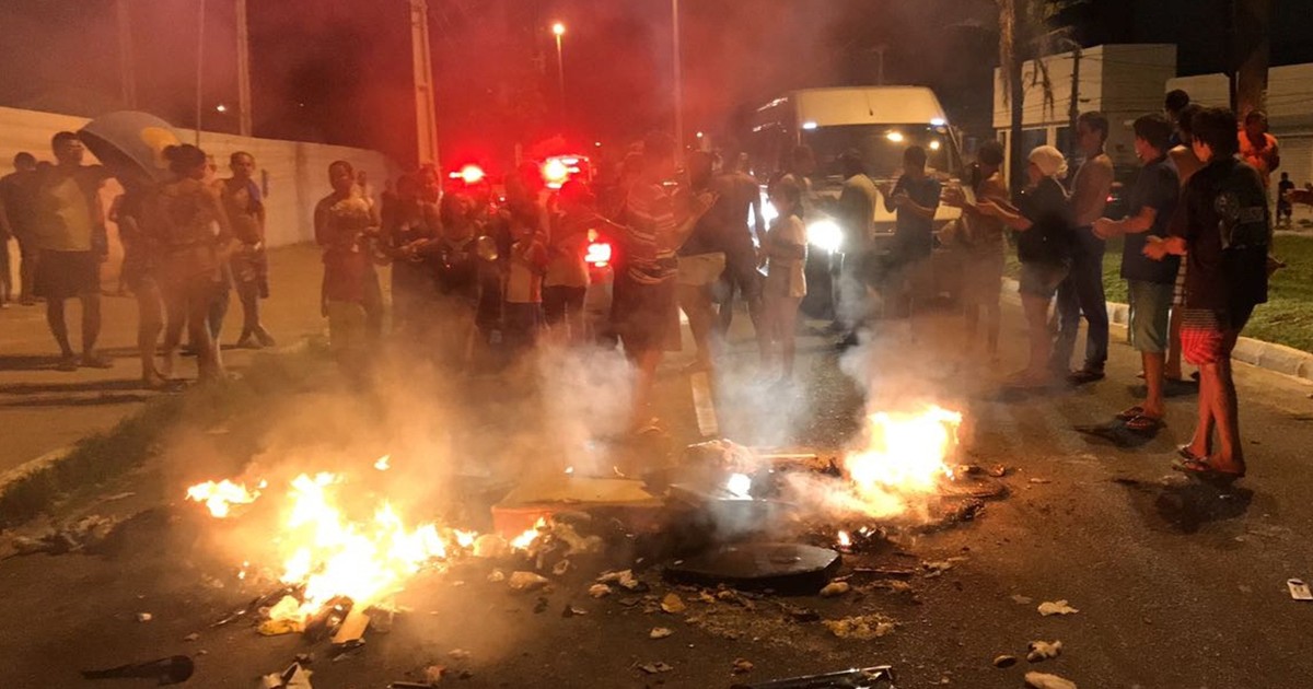 G Comunidade Diz Estar Sem Gua H Dias E Protesta Em Jo O Pessoa