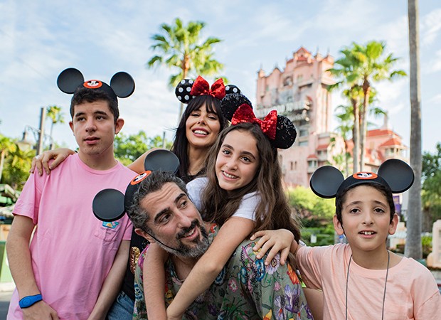 Romeo, Donatella, Suzana Gullo, Marcos Mion e Stefano (Foto: Walt Disney World Resort / Abigail Nilsson) Romeo, Donatella, Suzana Gullo, Marcos Mion e Stefano (Foto: Walt Disney World Resort / Abigail Nilsson)