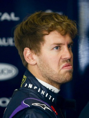 Sebastian Vettel durante sexta-feira de treinos livres para o GP da China (Foto: EFE)