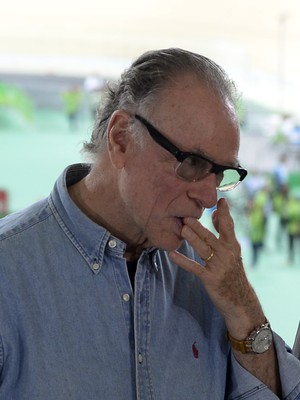 Carlos Arthur Nuzman velódromo corte no dedo (Foto: Andre Durão)