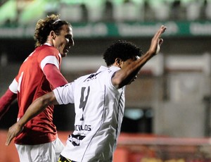 Diego Forlán, atacante do Inter (Foto: Alexandre Lops / Inter, DVG)