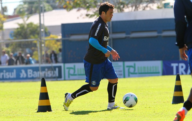 Kleber treinou nesta quinta no Grêmio (Foto: Lucas Uebel/Grêmio FBPA)