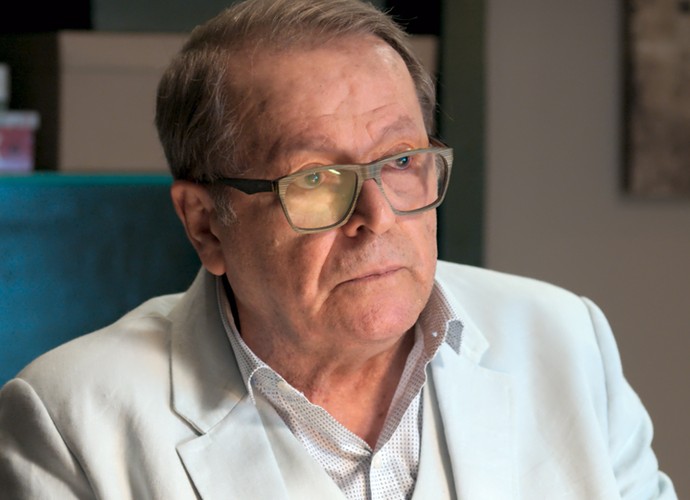 O prefeito não consegue enganar Vitória  (Foto: TV Globo)