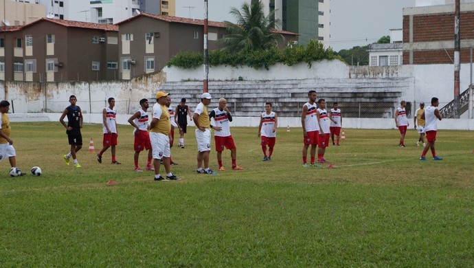 Santa Cruz de Natal treino (Foto: Augusto Gomes/GloboEsporte.com)