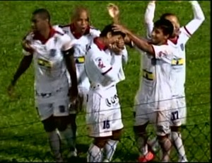 Cianorte vence o Barueri por 2 a 1 e leva vantagem para jogo de volta (reprodução RPCTV) Cianorte vence o Barueri por 2 a 1 e leva vantagem para jogo de volta (reprodução RPCTV)