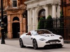 Aston Martin apresenta o conversível V12 Vantage Roadster