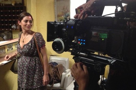 Carol Castro aparece grávida no longa 'Concurso público' (Foto: Divulgação)