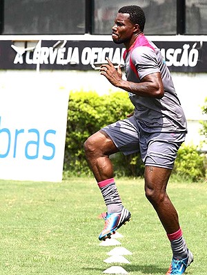 Carlos Tenório no treino do Vasco (Foto: Marcelo Sadio / Site Oficial do Vasco da Gama)