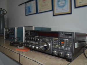 Radioamadores colecionam equipamentos transreceptores (Foto: Emily Costa/G1)