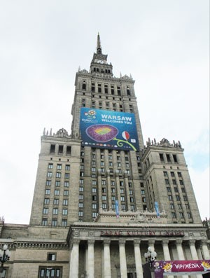 Palácio da Cultura, no centro de Varsóvia: símbolo da era comunista na Polônia (Foto: Marcos Felipe / Globoesporte.com)
