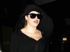 Khloe Kardashian exibe lábios inchados