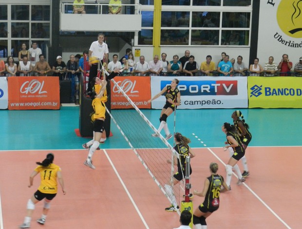 Praia Uberlandia vôlei Superliga (Foto: Felipe Santos/GLOBOESPORTE.COM)