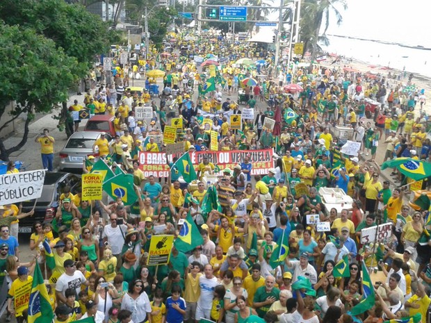 Manifestação no Recife (Foto: Luna Markman/G1)