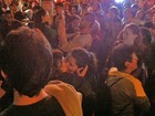 Manifestantes fazem beijaço em ato contra Feliciano em SP Manifestantes fazem beijaço em ato contra Feliciano em SP