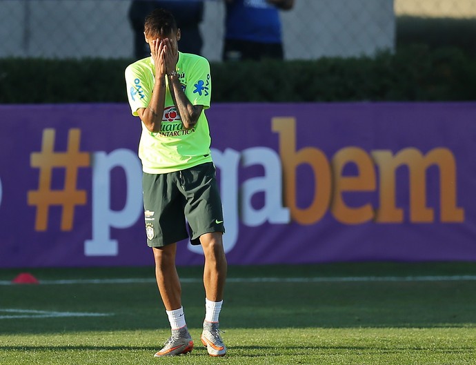 Neymar treino da seleção (Foto: Mowa)