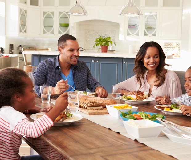 Comer em família faz bem para a saúde - Rádio Peão Brasil