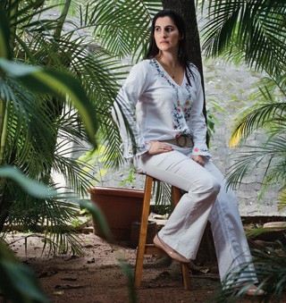 GREVE A dentista Renata Vasconcelos, de 31 anos. Nas semanas em que ela se esquece do banheiro, sexo nem pensar (Foto: Letícia Moreira/ÉPOCA)