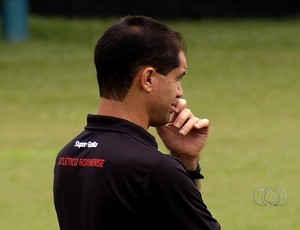 Jairo Araújo, técnico do Atlético-GO (Foto: Reprodução/TV Anhanguera)