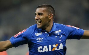Ramon Ábila, atacante do Cruzeiro (Foto: Washington Alves/Light Press)
