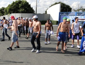 torcida do Cruzeiro apoia olimpia atletico-mg libertadores (Foto: Leonardo Simonini)