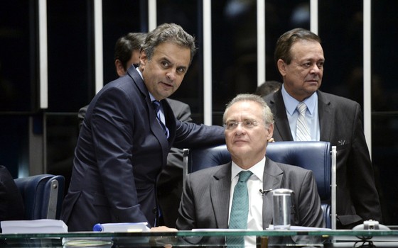 Senador Aécio Neves e Renan Calheiros no Senado (Foto: Jefferson Rudy/Agência Senado)